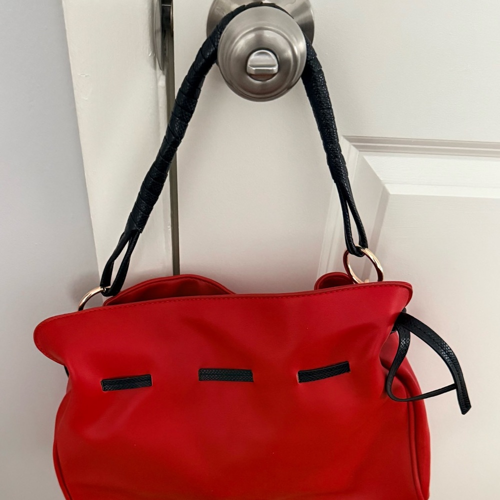 NWT Badgley Mischka Red Leather Shoulder Bag with Black Trim - Picture 2 of 5